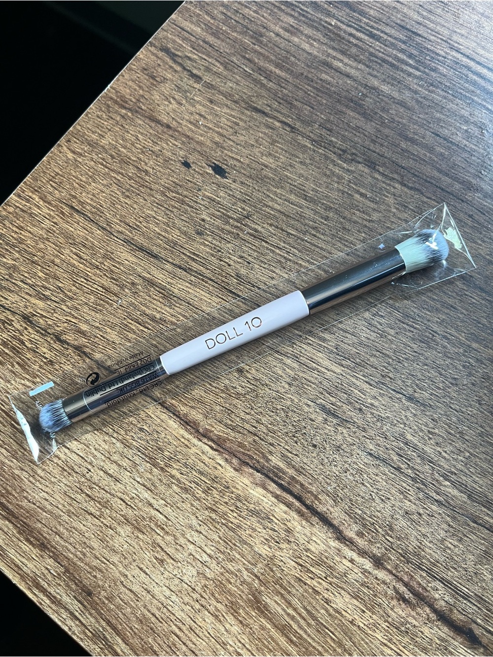 DOLL 10 Dual-Ended Consealer Brush